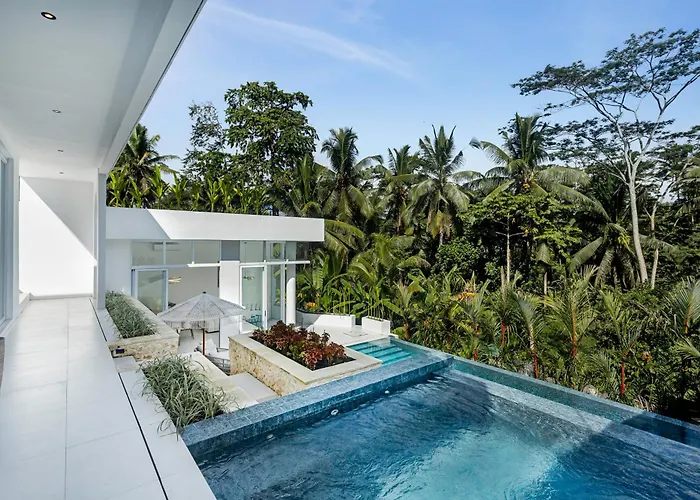 Ultra-luxury 2-bdr Private Retreat Near *